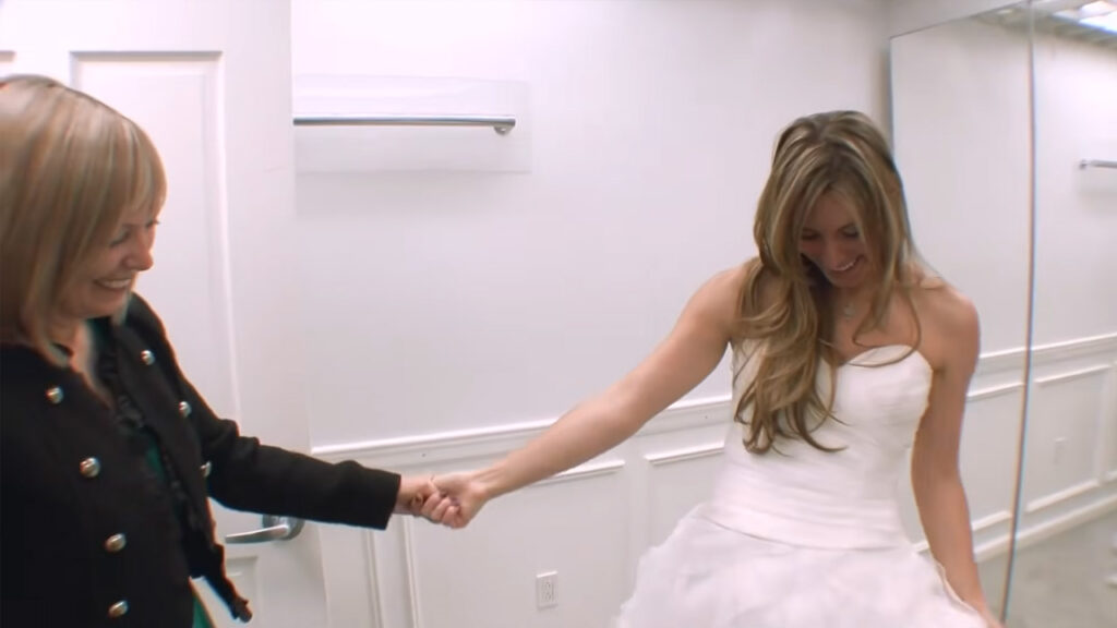 Bride Carly secretly buys her favorite wedding dress after her entourage leaves