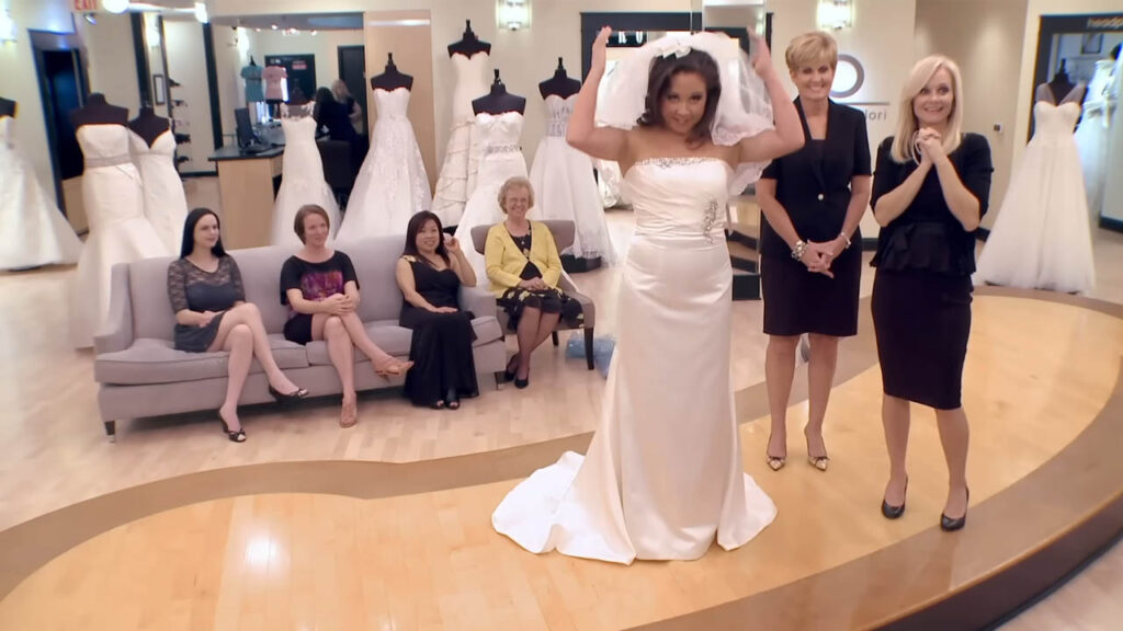 Bride wearing an heirloom bridal veil for her courthouse wedding ceremony.